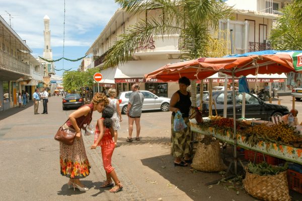 ile-reunion-saint-denis-population-rue.jpg.1920x0_q85_format-jpg
